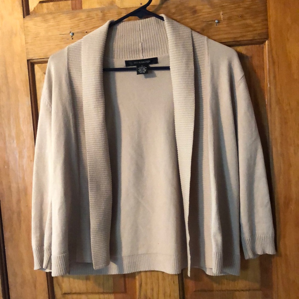 Beige 3/4 sleeve sweater